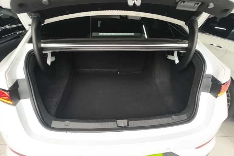 Used BYD Qin PLUS 2025 DM-i Smart Drive 55KM Leading Model Trunk