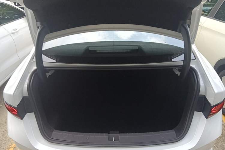 Used BYD Qin PLUS 2025 DM-i Smart Drive 120KM Superior Model Trunk