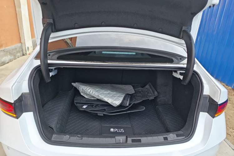 Used BYD Qin PLUS 2025 DM-i Smart Drive 55KM Leading Model Trunk