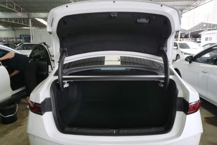 Used BYD Qin PLUS 2025 DM-i Smart Drive 55KM Leading Model Trunk