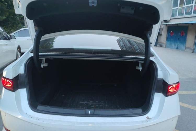 Used BYD Qin PLUS 2025 DM-i Smart Drive 55KM Leading Model Trunk