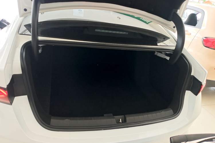 Used BYD Qin PLUS 2025 DM-i Smart Drive 120KM Superior Model Trunk