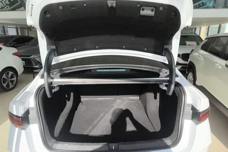 Used BYD Qin PLUS 2025 DM-i Smart Drive 55KM Leading Model Trunk