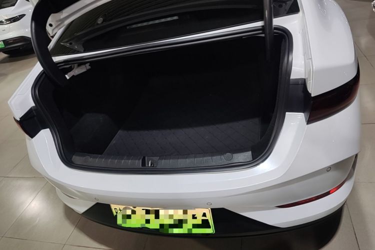 Used BYD Qin PLUS 2025 DM-i Smart Drive 55KM Leading Model Trunk
