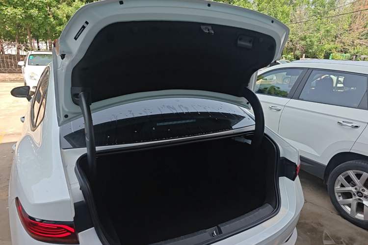 Used BYD Qin PLUS 2025 DM-i Smart Drive 55KM Leading Model Trunk
