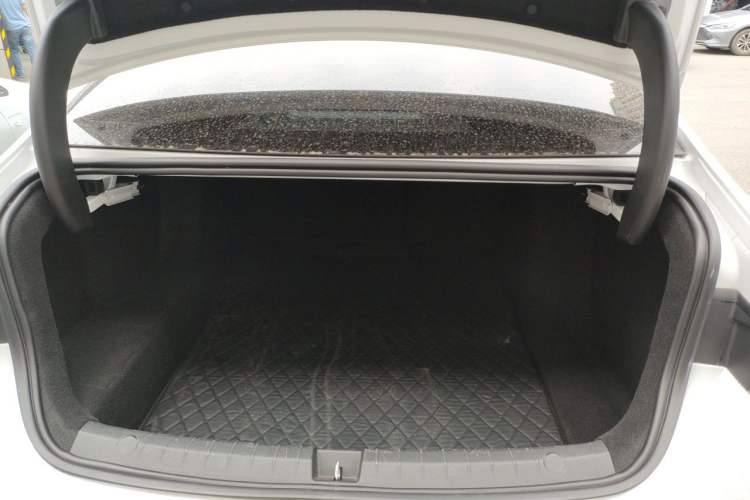 Used BYD Qin PLUS 2025 DM-i Smart Drive 55KM Leading Model Trunk