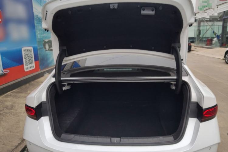 Used BYD Qin PLUS 2025 DM-i Smart Drive 55KM Leading Model Trunk