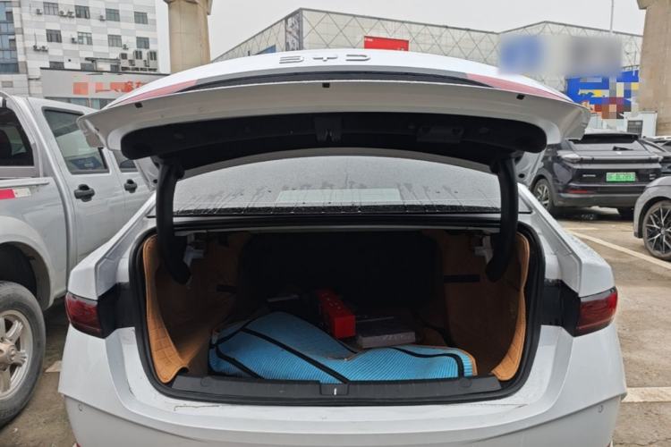 Used BYD Qin PLUS 2025 DM-i Smart Drive 55KM Leading Model Trunk