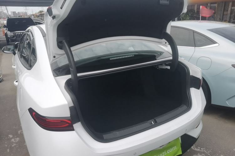 Used BYD Qin PLUS 2025 DM-i Smart Drive 55KM Leading Model Trunk