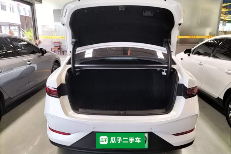 Used BYD Qin PLUS 2025 DM-i Smart Drive 55KM Leading Model Trunk