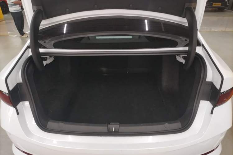 Used BYD Qin PLUS 2025 DM-i Smart Drive 55KM Leading Model Trunk