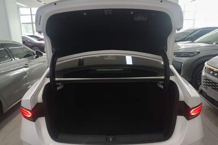 Used BYD Qin PLUS 2025 EV Smart Drive Edition 510KM Leading Model Trunk