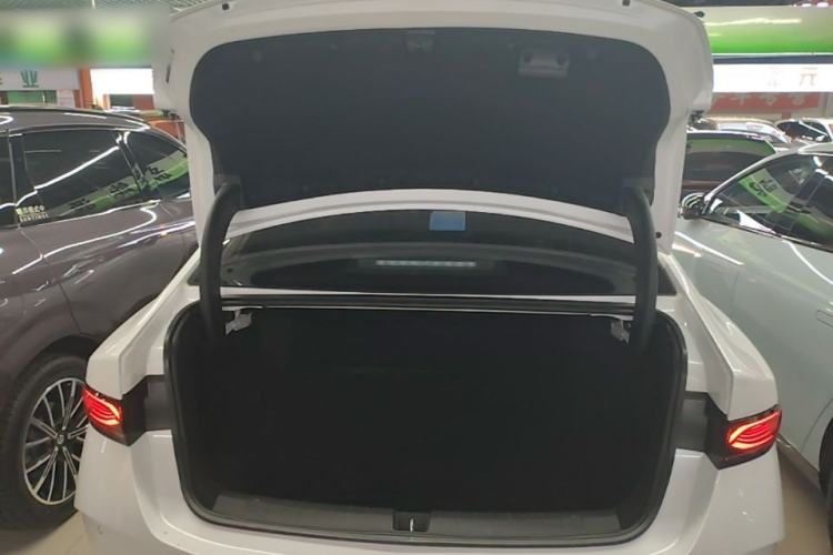 Used BYD Qin PLUS 2025 DM-i Smart Drive 55KM Leading Model Trunk