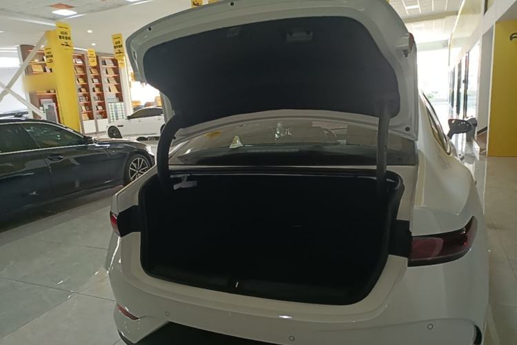 Used BYD Qin PLUS 2025 DM-i Smart Drive 55KM Leading Model Trunk