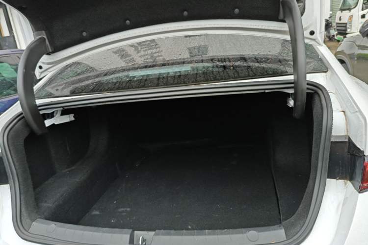 Used BYD Qin PLUS 2025 DM-i Smart Drive 55KM Leading Model Trunk