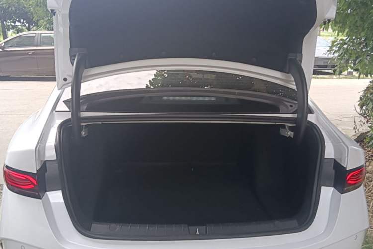 Used BYD Qin PLUS 2025 DM-i Smart Drive 55KM Leading Model Trunk