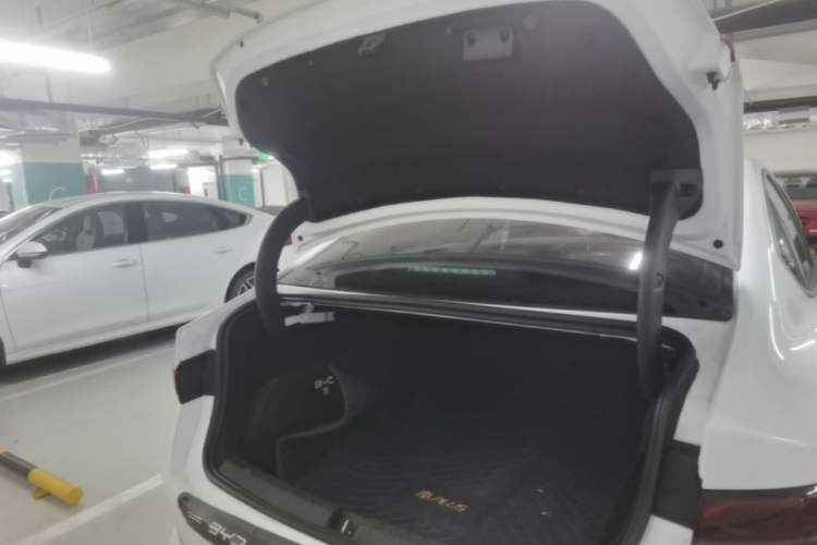 Used BYD Qin PLUS 2025 DM-i Smart Drive 55KM Leading Model Trunk
