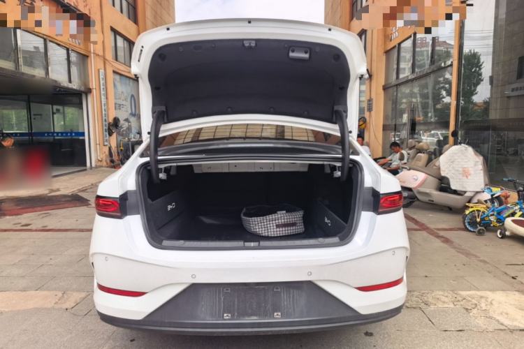 Used BYD Qin PLUS 2025 DM-i Smart Drive 55KM Leading Model Trunk