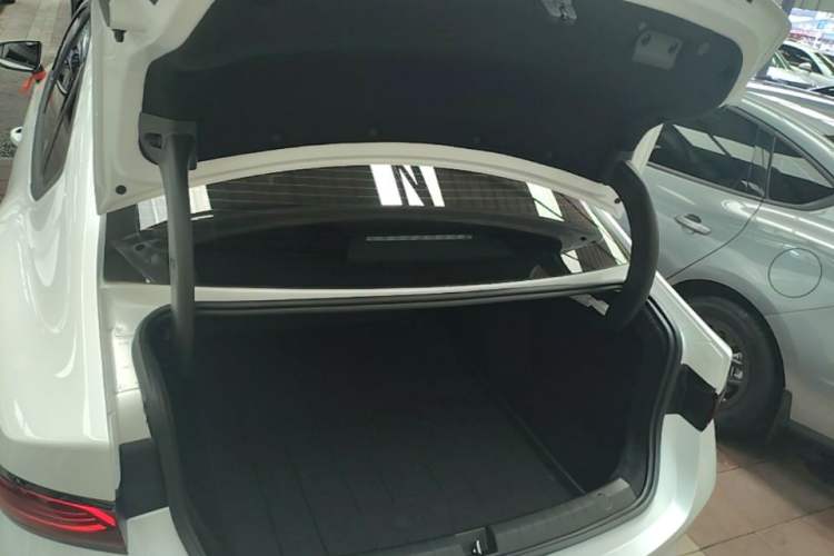 Used BYD Qin PLUS 2025 DM-i Smart Drive 55KM Leading Model Trunk