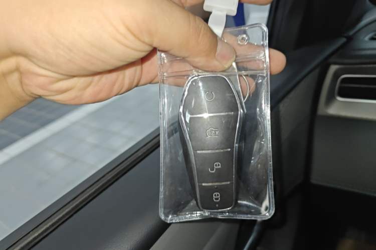 Used BYD Qin PLUS 2025 DM-i Smart Drive 55KM Leading Model Vehicle Key
