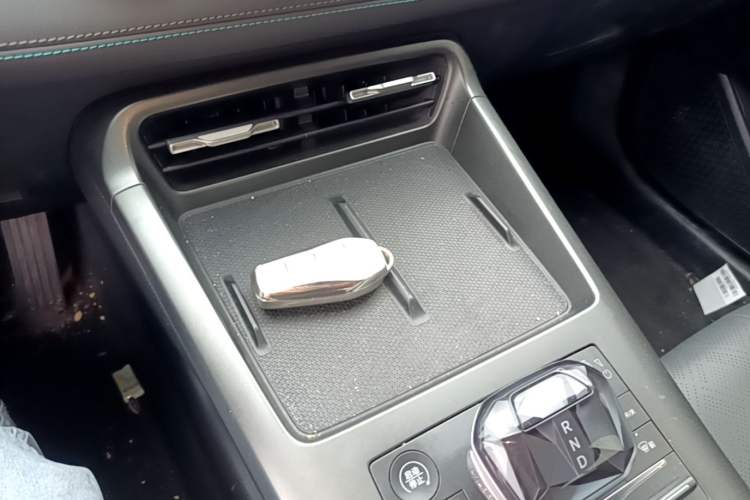 Used BYD Qin PLUS 2025 DM-i Smart Drive 55KM Leading Model Vehicle Key