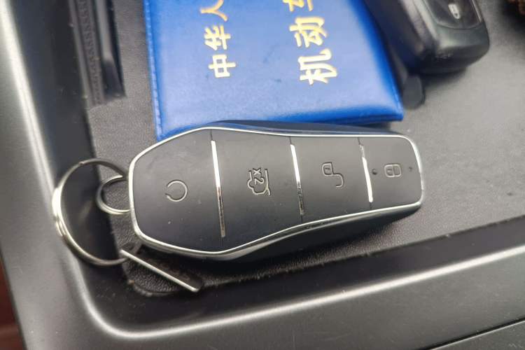 Used BYD Qin PLUS 2025 DM-i Smart Drive 55KM Leading Model Vehicle Key