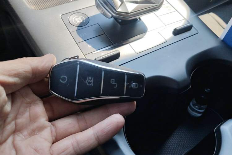 Used BYD Qin PLUS 2025 DM-i Smart Drive 55KM Leading Model Vehicle Key