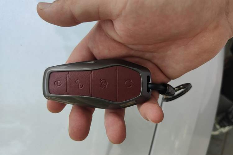 Used BYD Qin PLUS 2025 DM-i Smart Drive 55KM Leading Model Vehicle Key