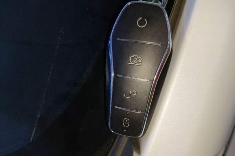 Used BYD Qin PLUS 2025 EV Smart Drive Edition 510KM Leading Model Vehicle Key