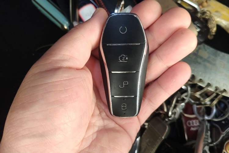 Used BYD Qin PLUS 2025 DM-i Smart Drive 55KM Leading Model Vehicle Key