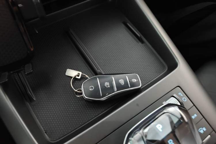 Used BYD Qin PLUS 2025 DM-i Smart Drive 120KM Superior Model Vehicle Key