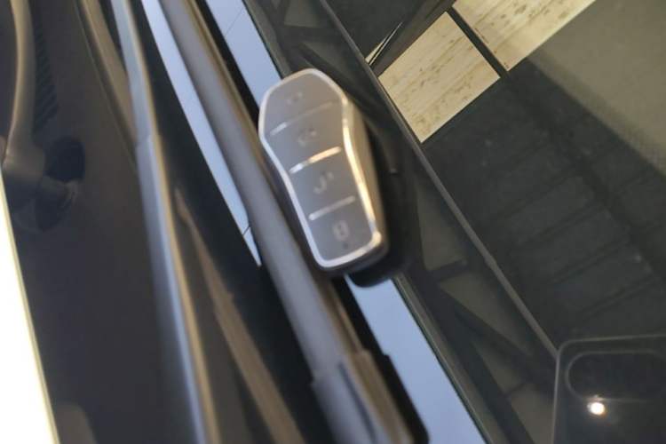 Used BYD Qin PLUS 2025 DM-i Smart Drive 55KM Leading Model Vehicle Key