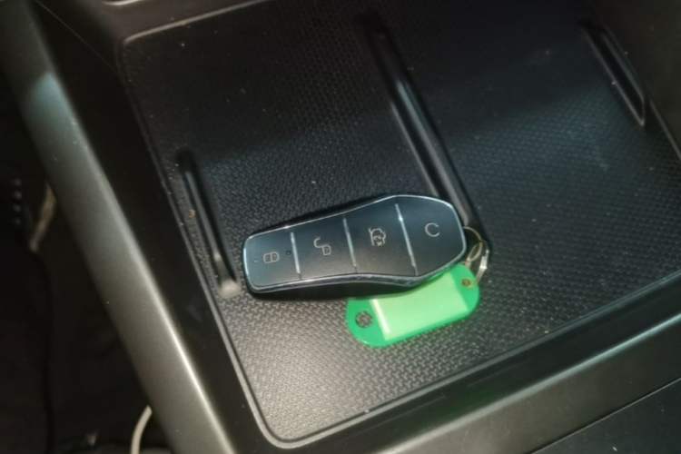 Used BYD Qin PLUS 2025 DM-i Smart Drive 55KM Leading Model Vehicle Key