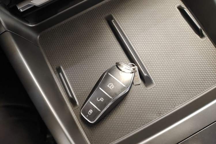 Used BYD Qin PLUS 2025 EV Smart Drive Edition 510KM Leading Model Vehicle Key
