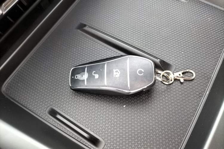 Used BYD Qin PLUS 2025 DM-i Smart Drive 55KM Leading Model Vehicle Key