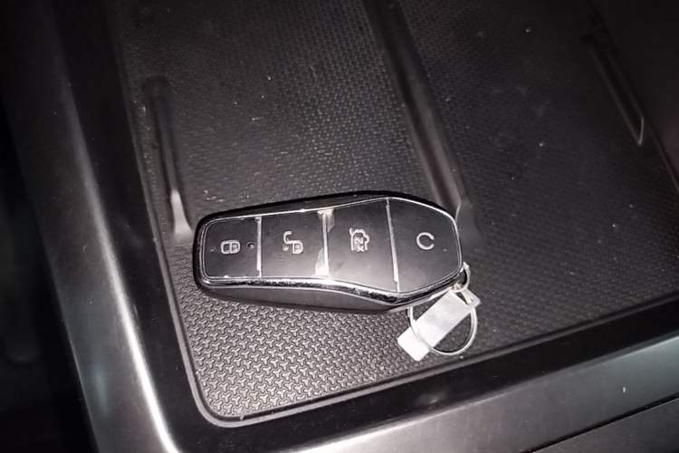 Used BYD Qin PLUS 2025 DM-i Smart Drive 55KM Leading Model Vehicle Key