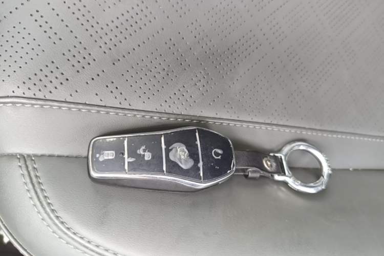Used BYD Qin PLUS 2025 DM-i Smart Drive 55KM Leading Model Vehicle Key