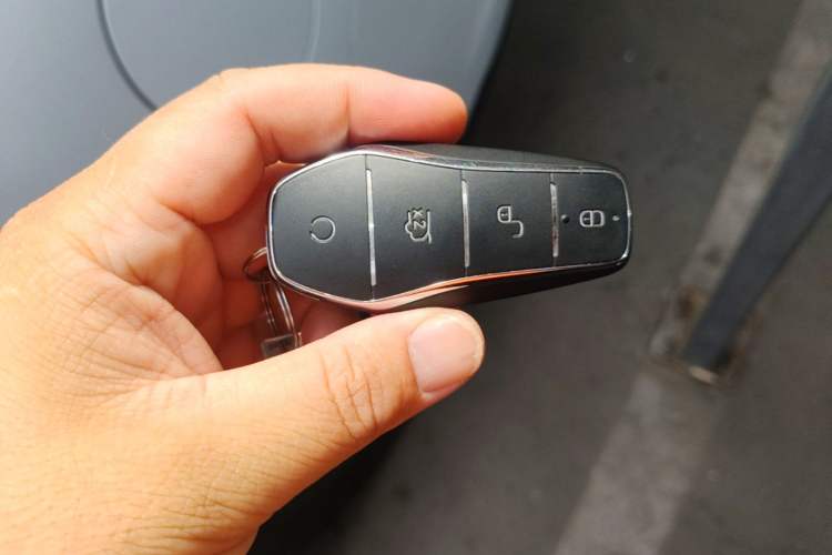 Used BYD Qin PLUS 2025 DM-i Smart Drive 55KM Leading Model Vehicle Key
