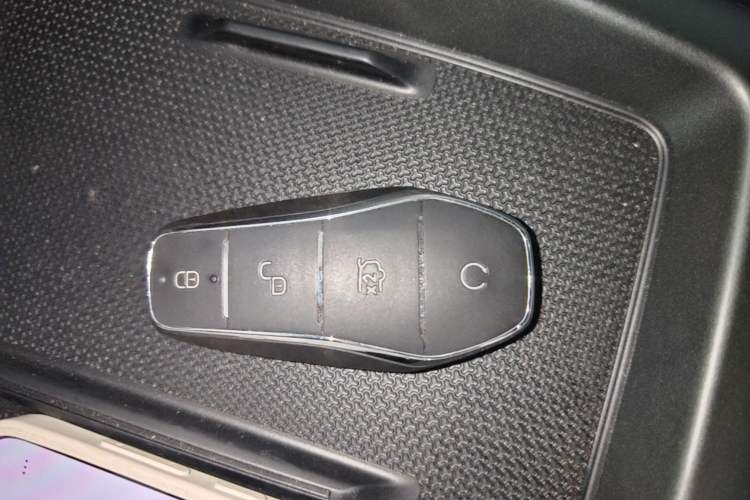 Used BYD Qin PLUS 2025 DM-i Smart Drive 55KM Leading Model Vehicle Key