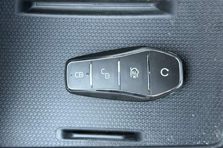 Used BYD Qin PLUS 2025 DM-i Smart Drive 55KM Leading Model Vehicle Key