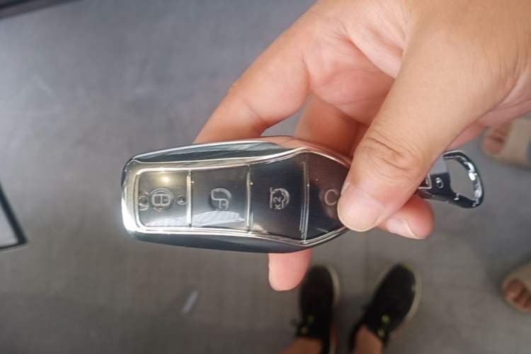 Used BYD Qin PLUS 2025 DM-i Smart Drive 55KM Leading Model Vehicle Key