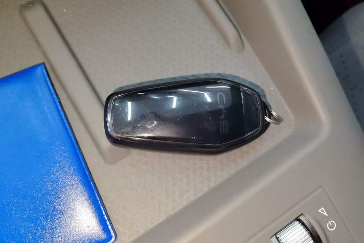 Used BYD Qin PLUS 2025 DM-i Smart Drive 55KM Leading Model Vehicle Key