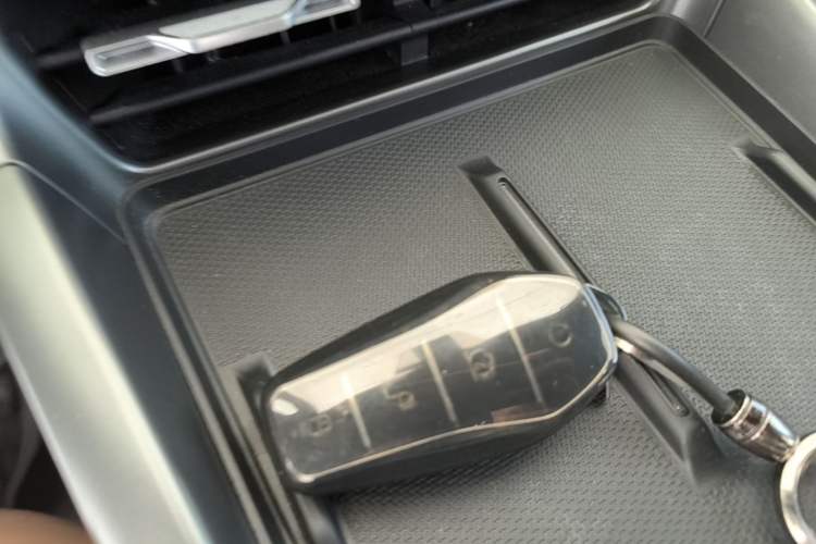 Used BYD Qin PLUS 2025 DM-i Smart Drive 55KM Leading Model Vehicle Key