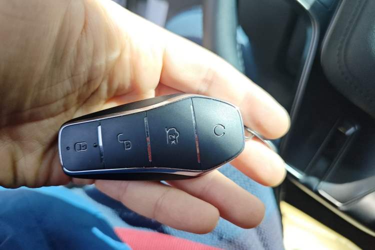 Used BYD Qin PLUS 2025 DM-i Smart Drive 55KM Leading Model Vehicle Key