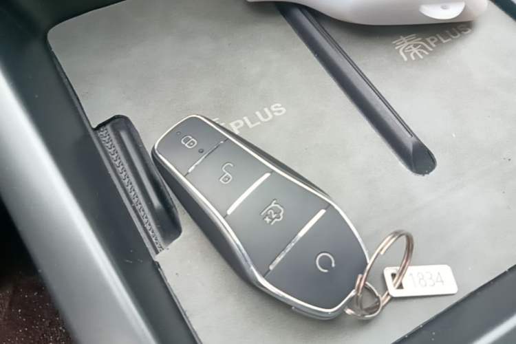 Used BYD Qin PLUS 2025 DM-i Smart Drive 55KM Leading Model Vehicle Key