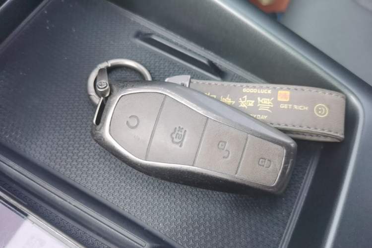 Used BYD Qin PLUS 2025 DM-i Smart Drive 55KM Leading Model Vehicle Key