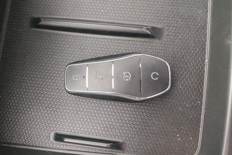Used BYD Qin PLUS 2025 DM-i Smart Drive 55KM Leading Model Vehicle Key