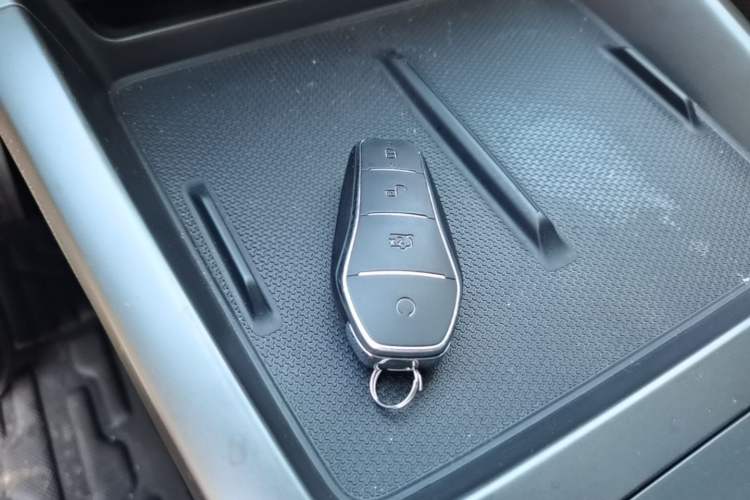 Used BYD Qin PLUS 2025 DM-i Smart Drive 55KM Leading Model Vehicle Key