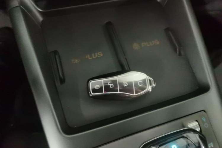 Used BYD Qin PLUS 2025 DM-i Smart Drive 55KM Leading Model Vehicle Key
