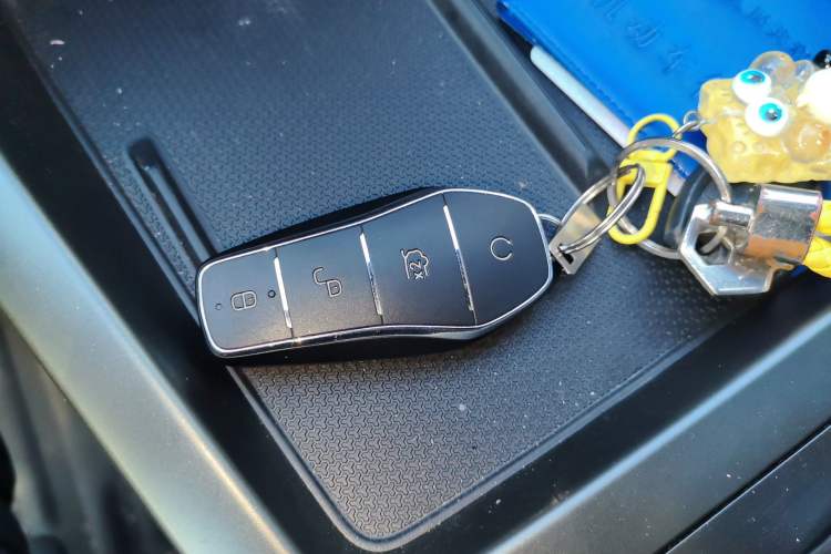 Used BYD Qin PLUS 2025 DM-i Smart Drive 55KM Leading Model Vehicle Key